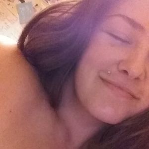 Meet your Posher, Alora